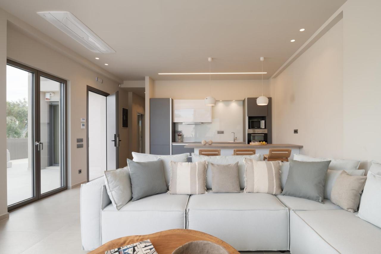 Athina Luxury Villa, With Pool & Walk To The Beach, By Thinkvilla Chania  Exterior foto