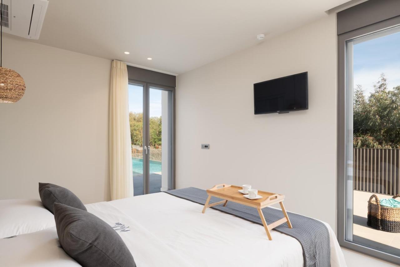 Athina Luxury Villa, With Pool & Walk To The Beach, By Thinkvilla Chania  Exterior foto