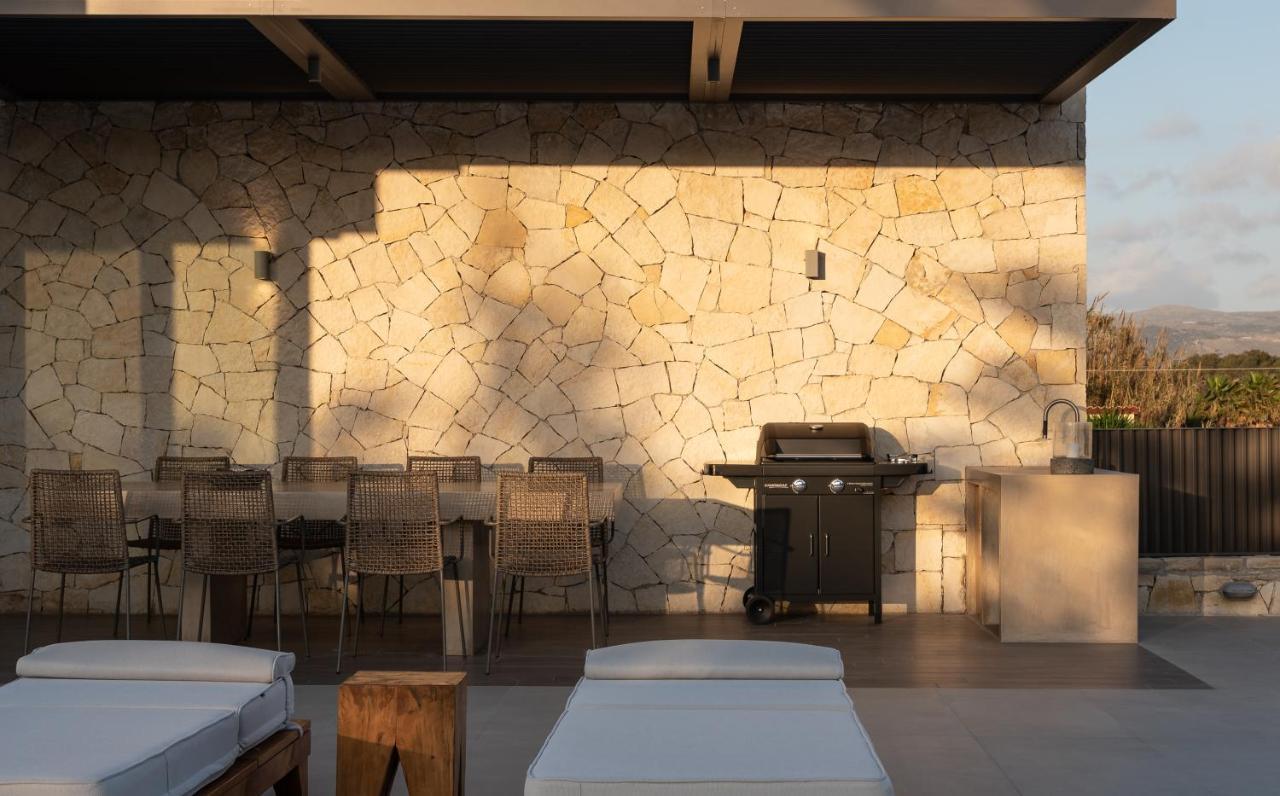 Athina Luxury Villa, With Pool & Walk To The Beach, By Thinkvilla Chania  Exterior foto